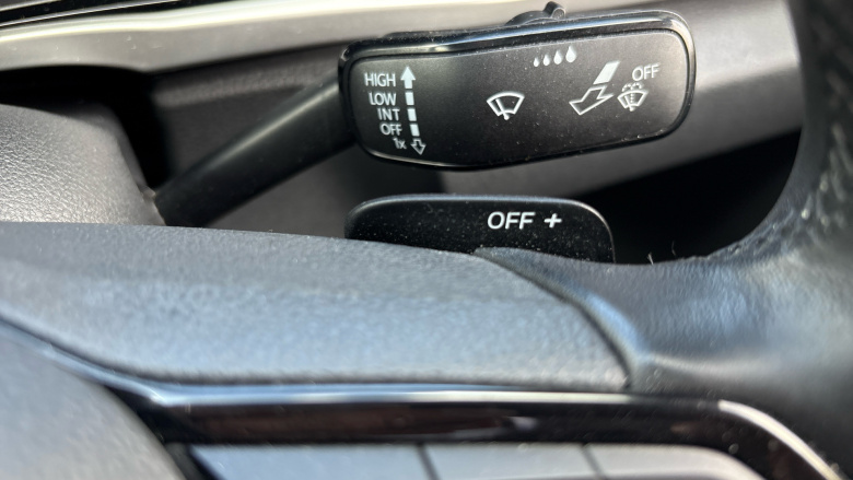 Ford Transit Connect 250 L2 Petrol 1.5 EcoBoost PHEV 150 Active FlexCab Van Auto